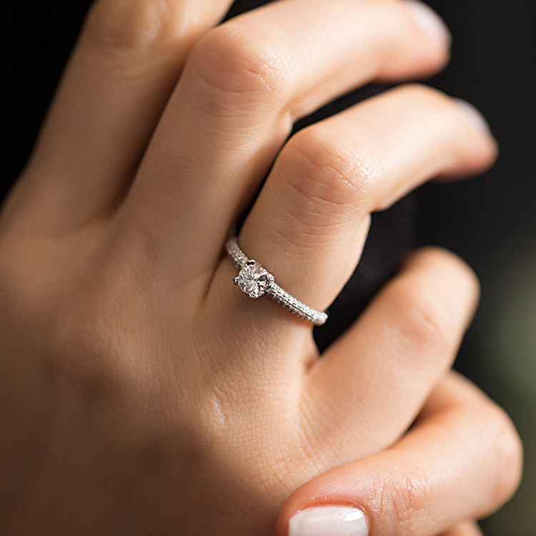 0,63 Karat Tektaş Pırlanta Yüzük