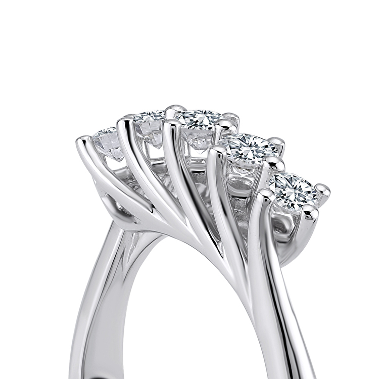 0,90 Karat Forevermark Pırlanta Beştaş Yüzük