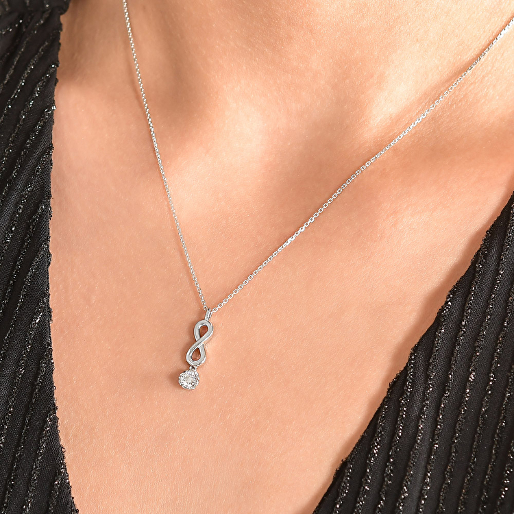 0,18 Karat Forevermark Endlea Koleksiyonu Pırlanta Kolye