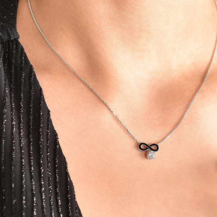 0,18 Karat Forevermark Endlea Koleksiyonu Pırlanta Kolye