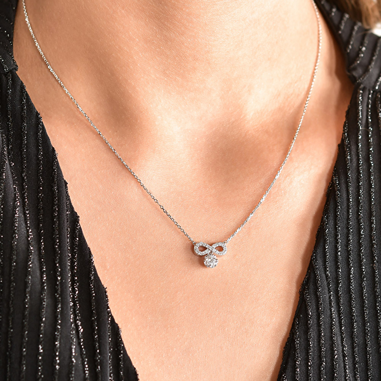 0,31 Karat Forevermark Endlea Koleksiyonu Pırlanta Kolye