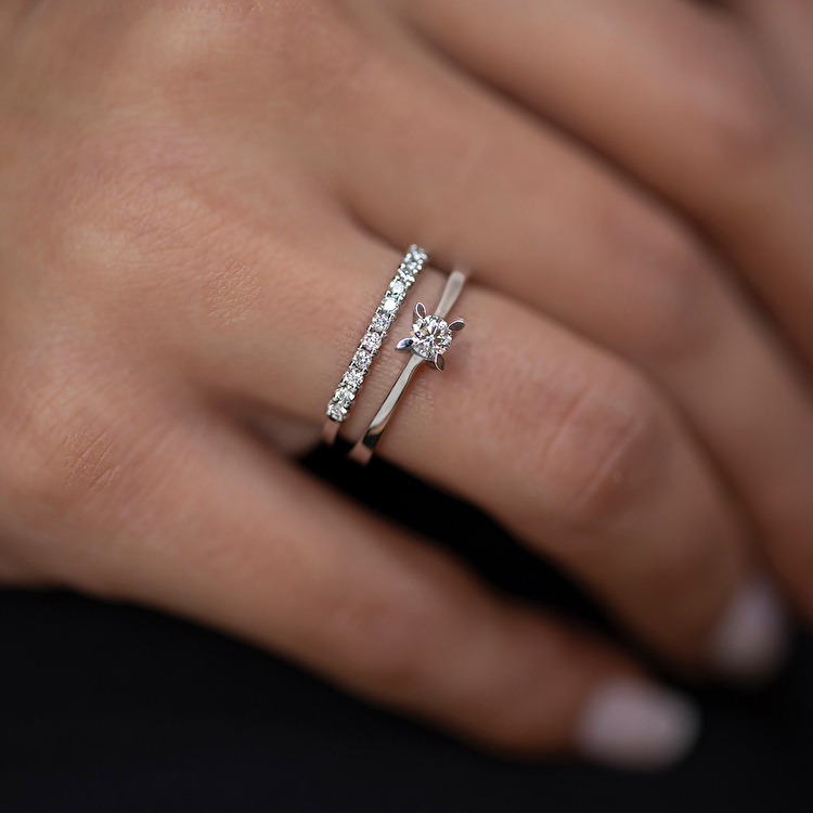 0,37 Karat Forevermark Tektaş ve Yarımtur Pırlanta Yüzük
