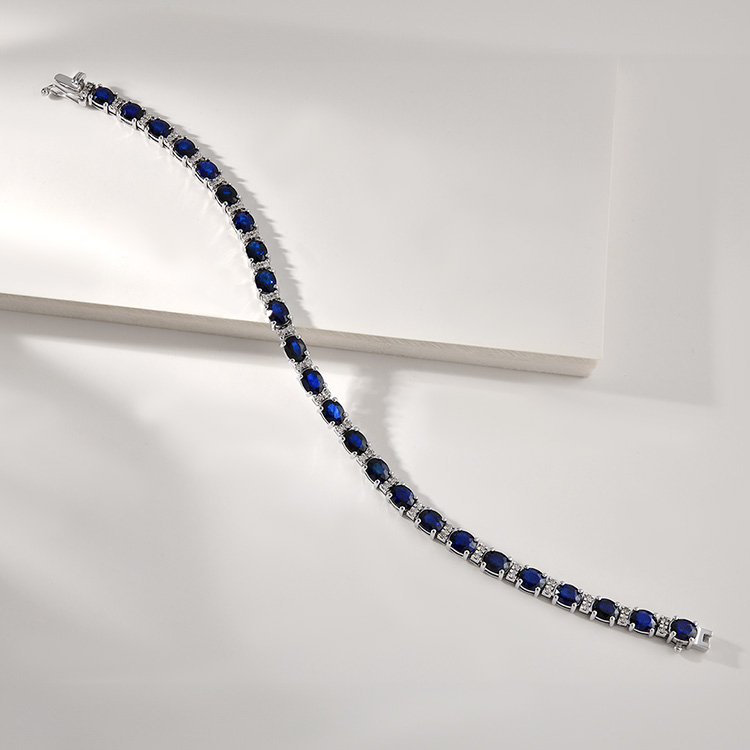 8,82 Karat Pırlanta Safir Bileklik