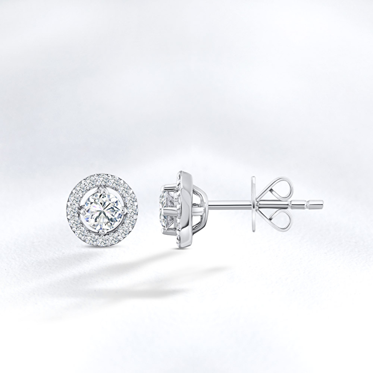 0,66 Karat Forevermark Tektaş Pırlanta Küpe