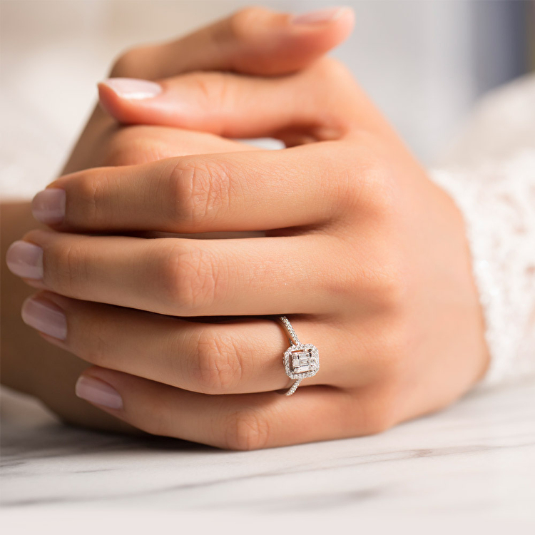 0,32 Karat Baget Pırlanta Yüzük