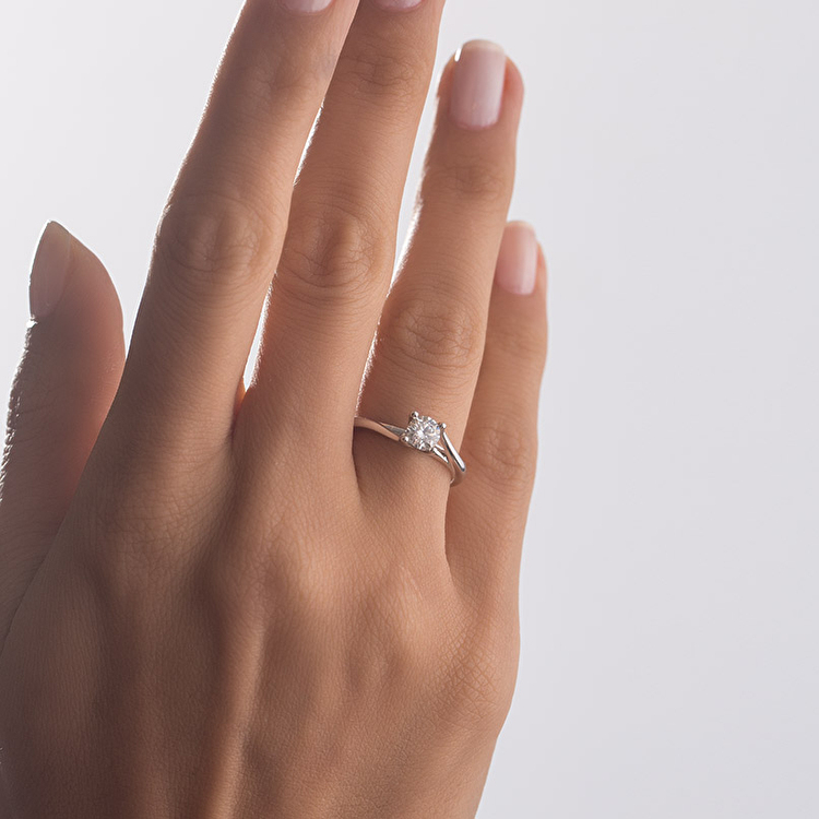 0,51 Karat Tektaş Pırlanta Yüzük