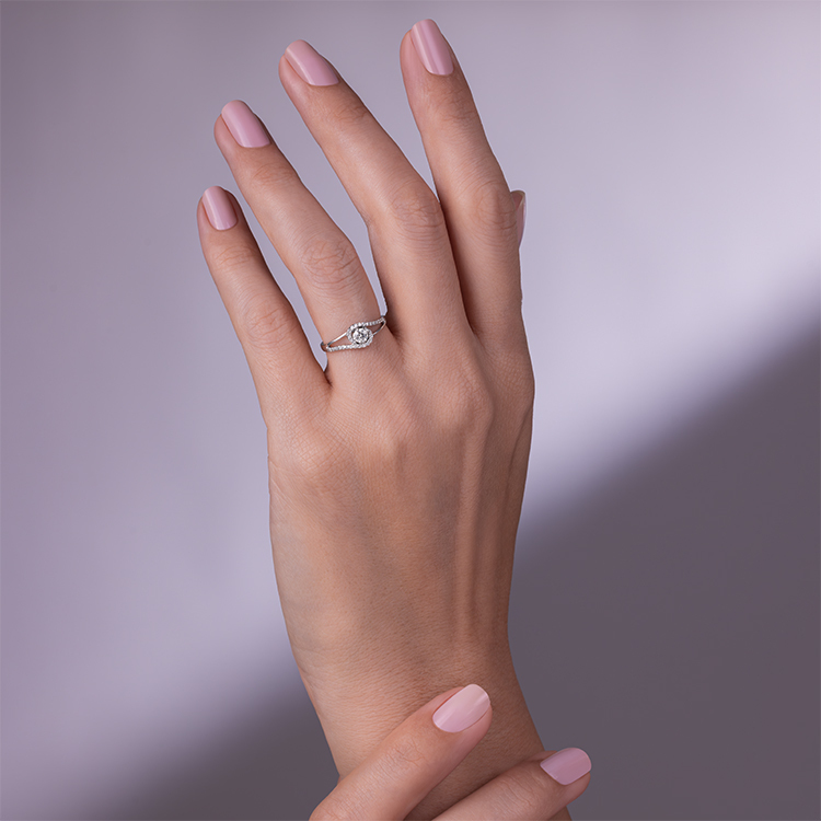 0,28 Karat Tasarım Tektaş Pırlanta Yüzük