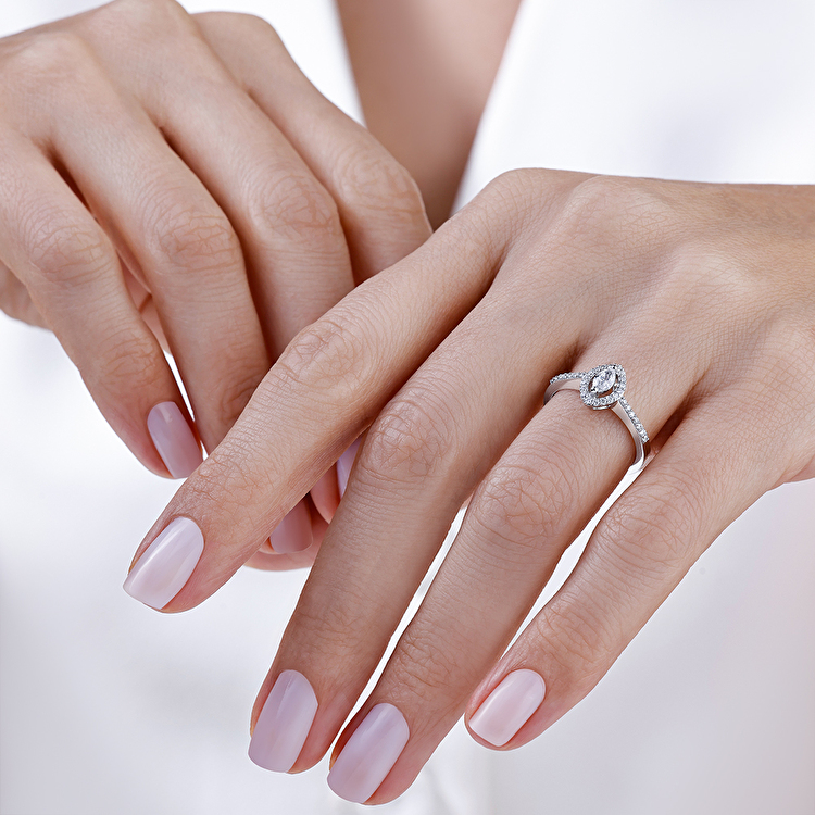 0,37 Karat Markiz Tektaş Pırlanta Yüzük