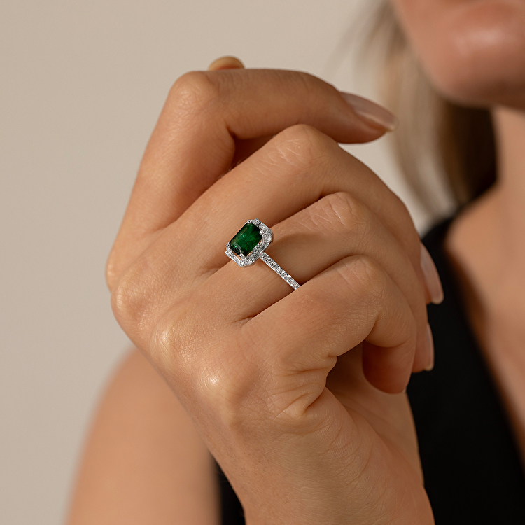 1,72 Karat Pırlanta Zümrüt Yüzük