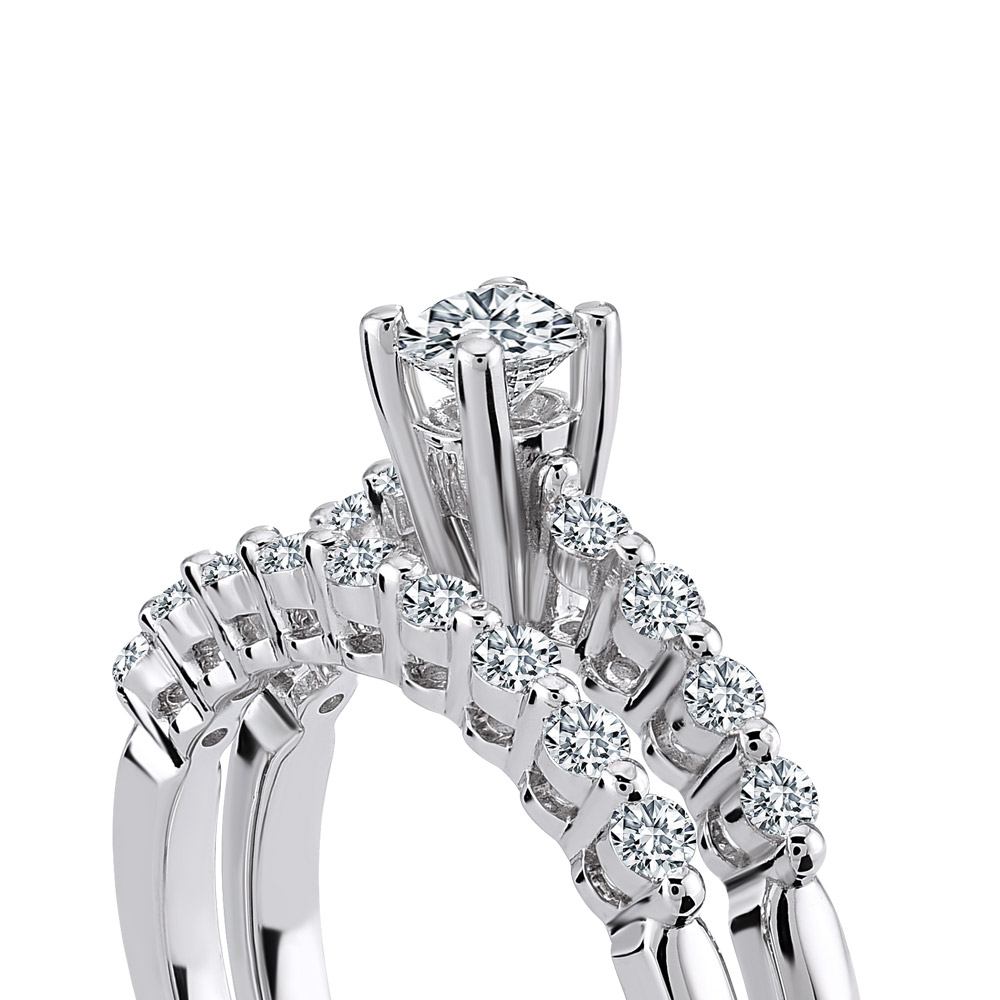 0,66 Karat Tektaş ve Yarımtur Pırlanta Yüzük