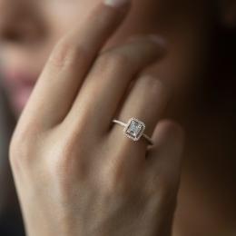 0,24 Karat Baget Pırlanta Yüzük